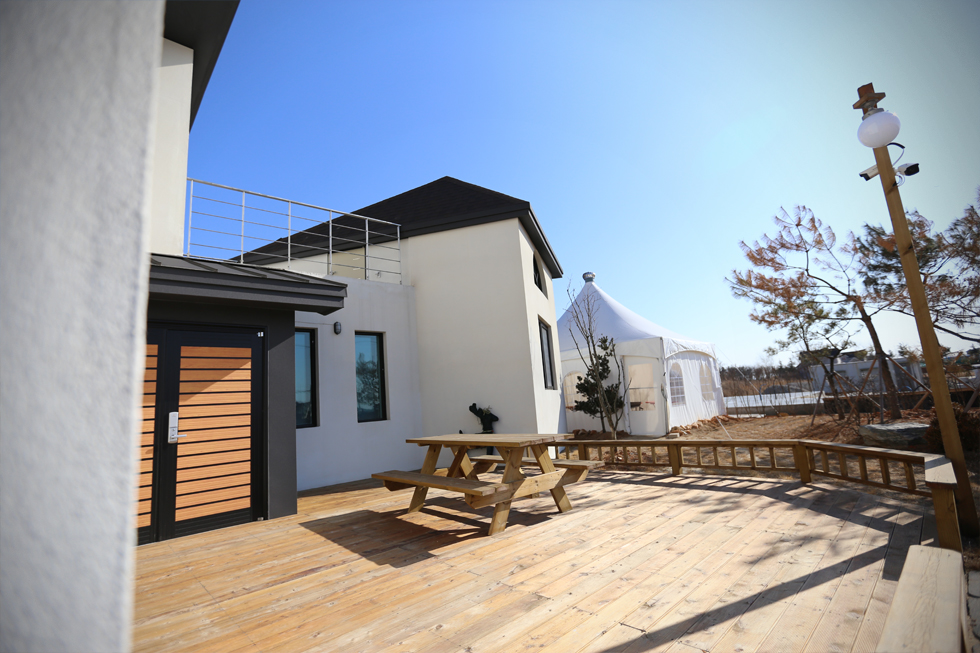 팬션 비쥬얼 썸네일 이미지