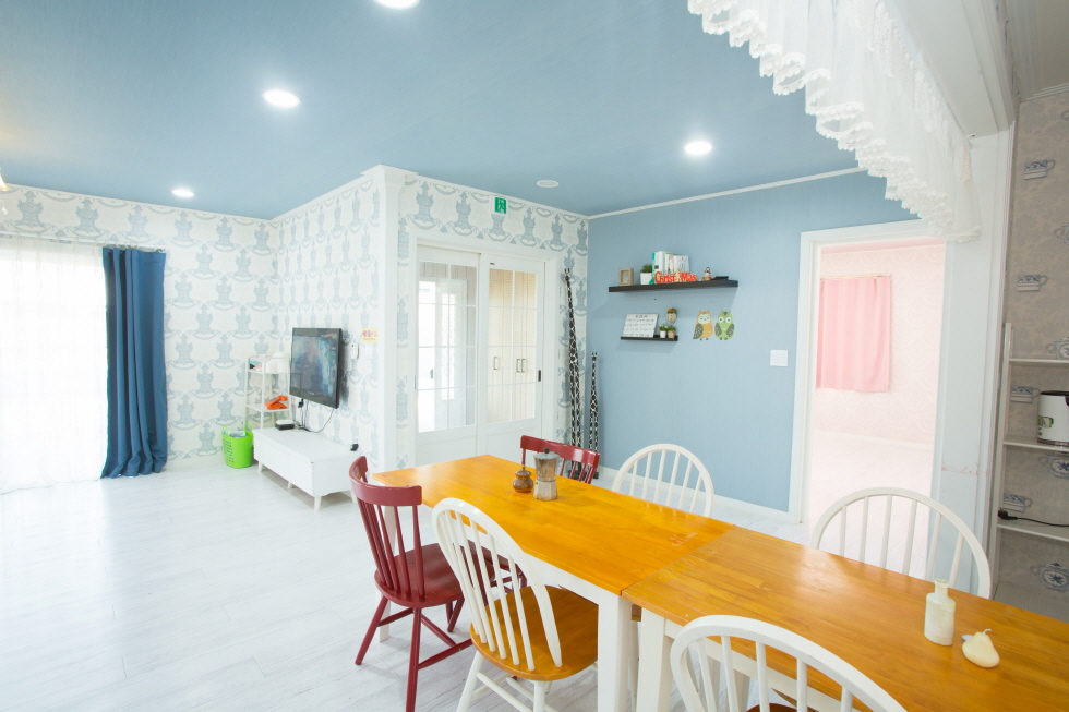 팬션 비쥬얼 썸네일 이미지