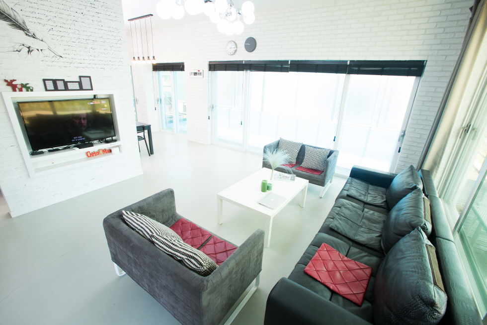 팬션 비쥬얼 썸네일 이미지