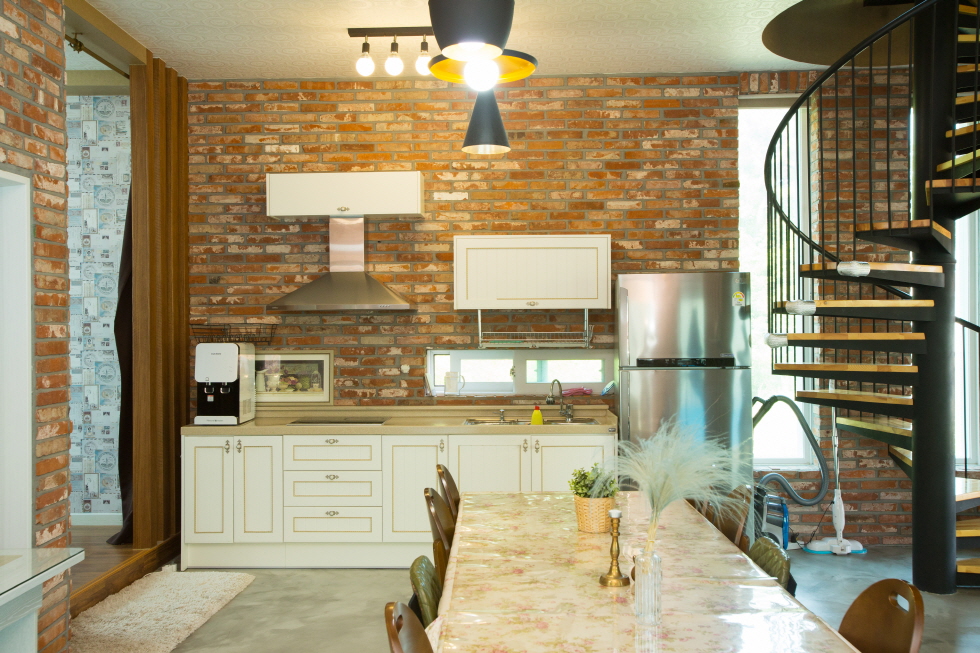 팬션 비쥬얼 썸네일 이미지