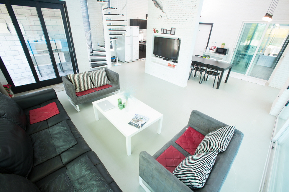 팬션 비쥬얼 썸네일 이미지