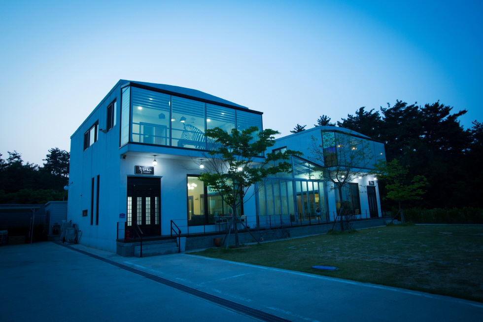 팬션 비쥬얼 썸네일 이미지