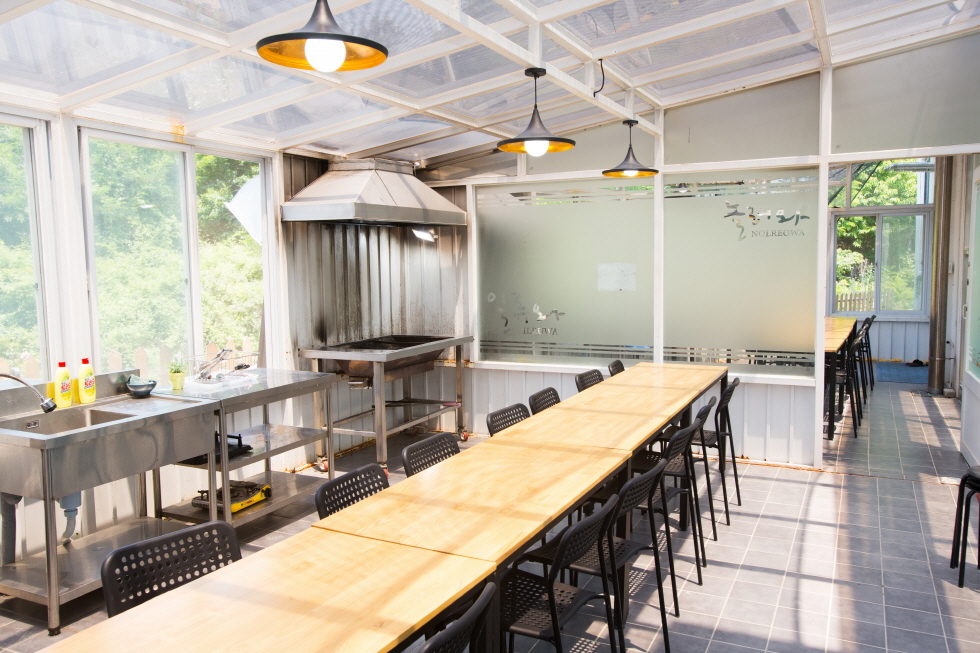 팬션 비쥬얼 썸네일 이미지