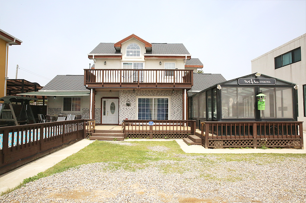 팬션 비쥬얼 썸네일 이미지