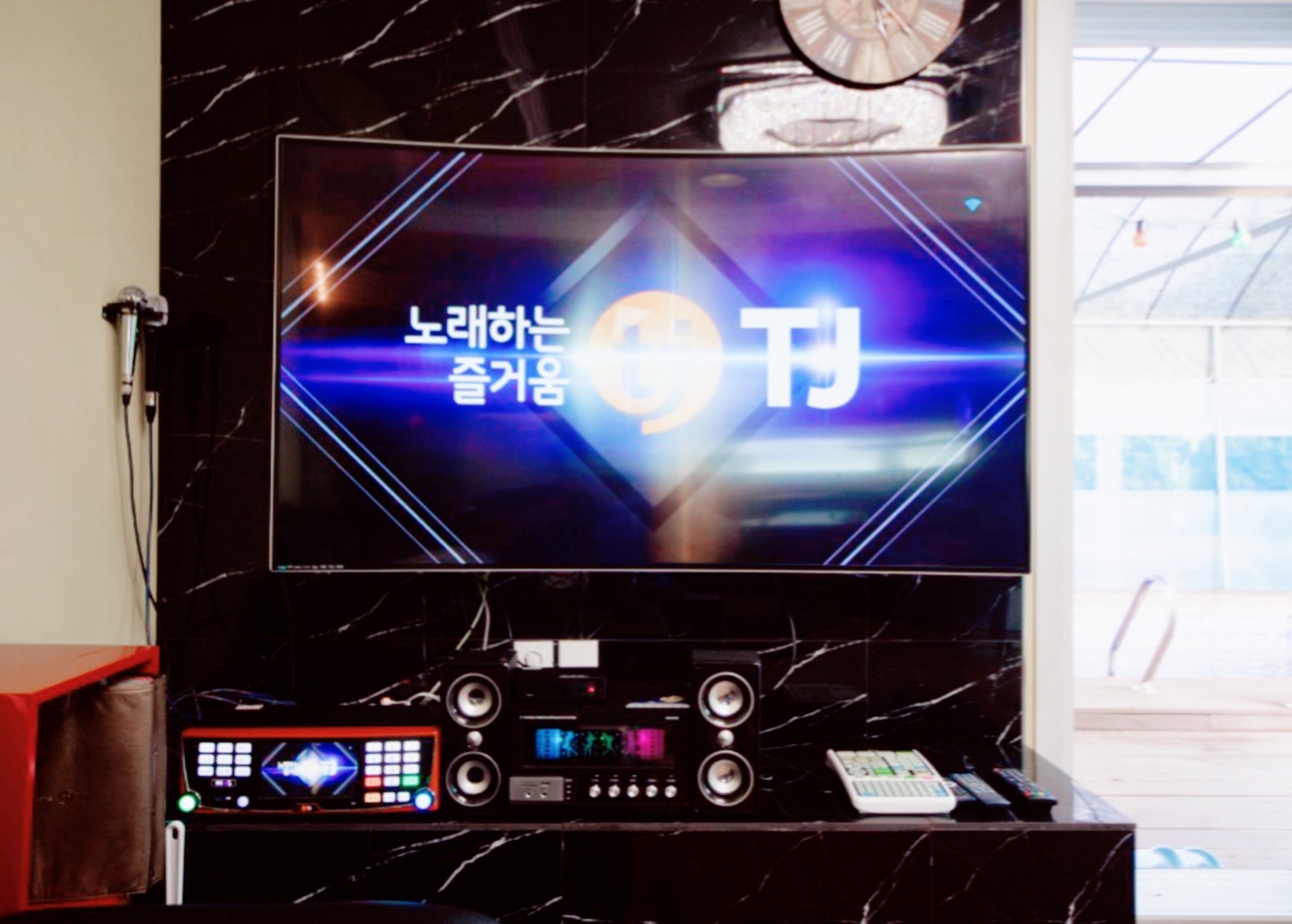 팬션 비쥬얼 썸네일 이미지