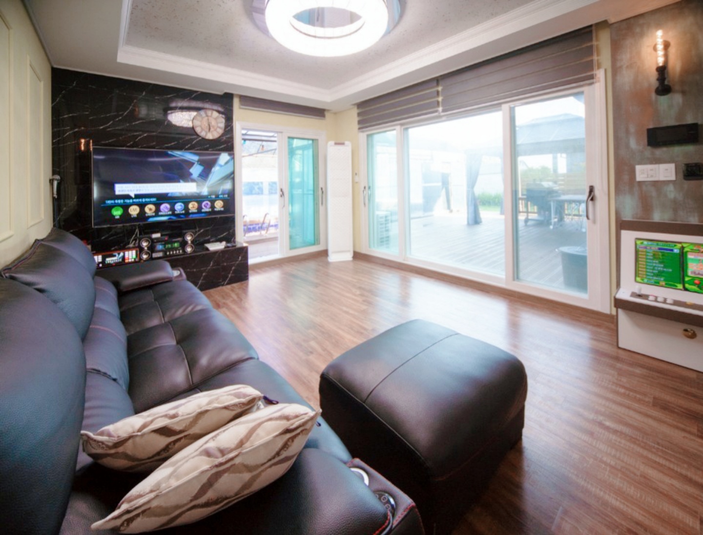 팬션 비쥬얼 썸네일 이미지