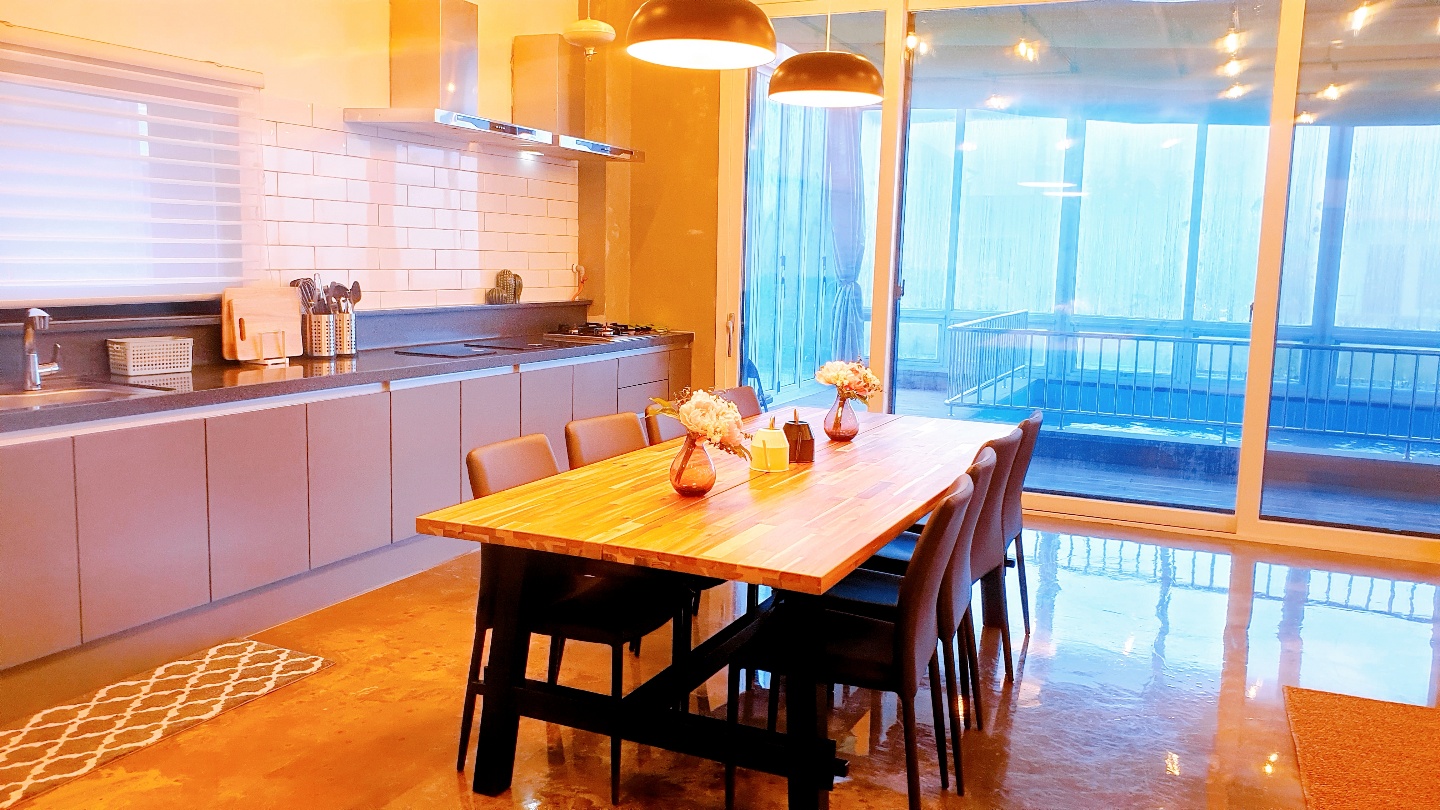 팬션 비쥬얼 썸네일 이미지