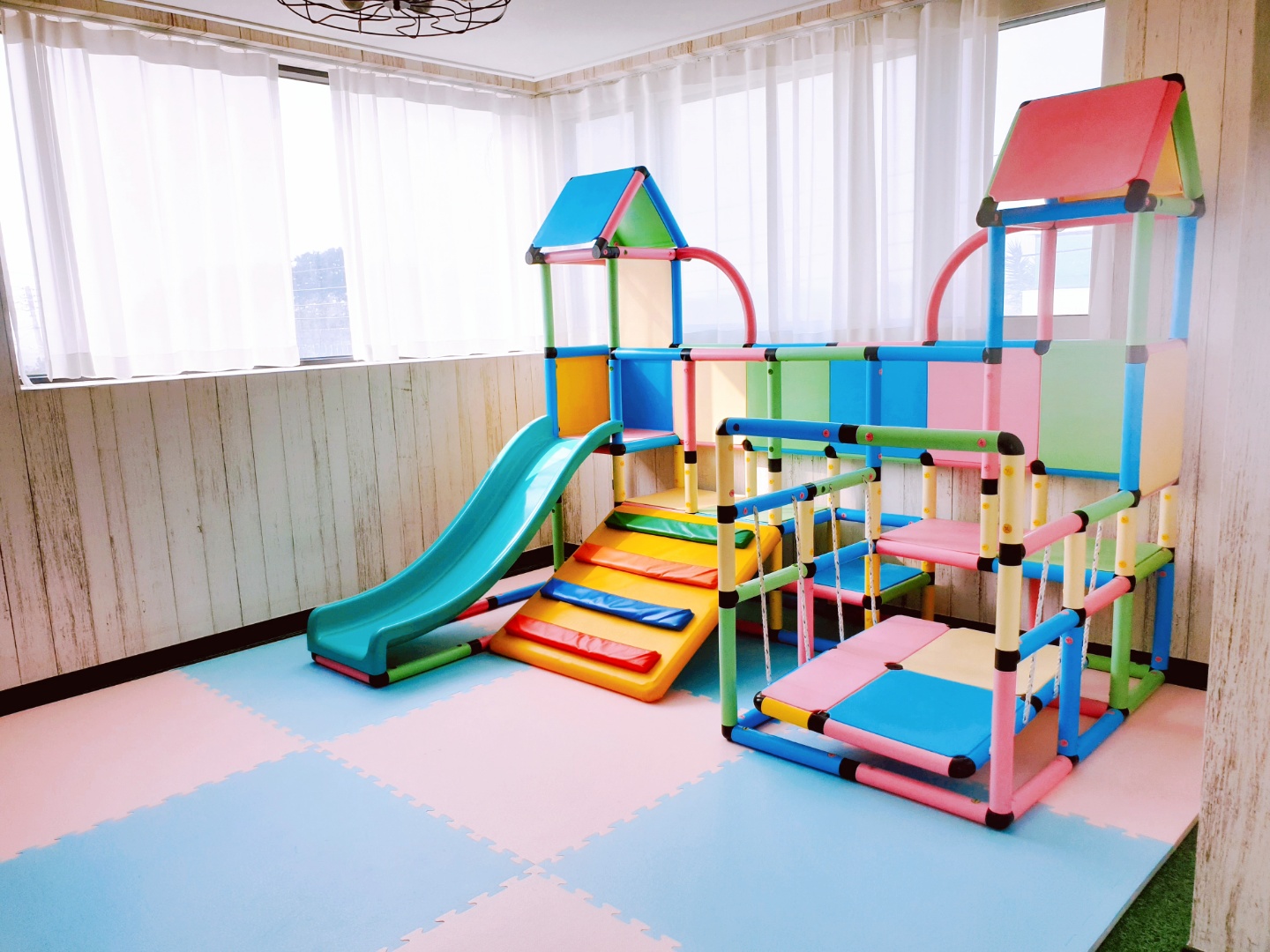 팬션 비쥬얼 썸네일 이미지