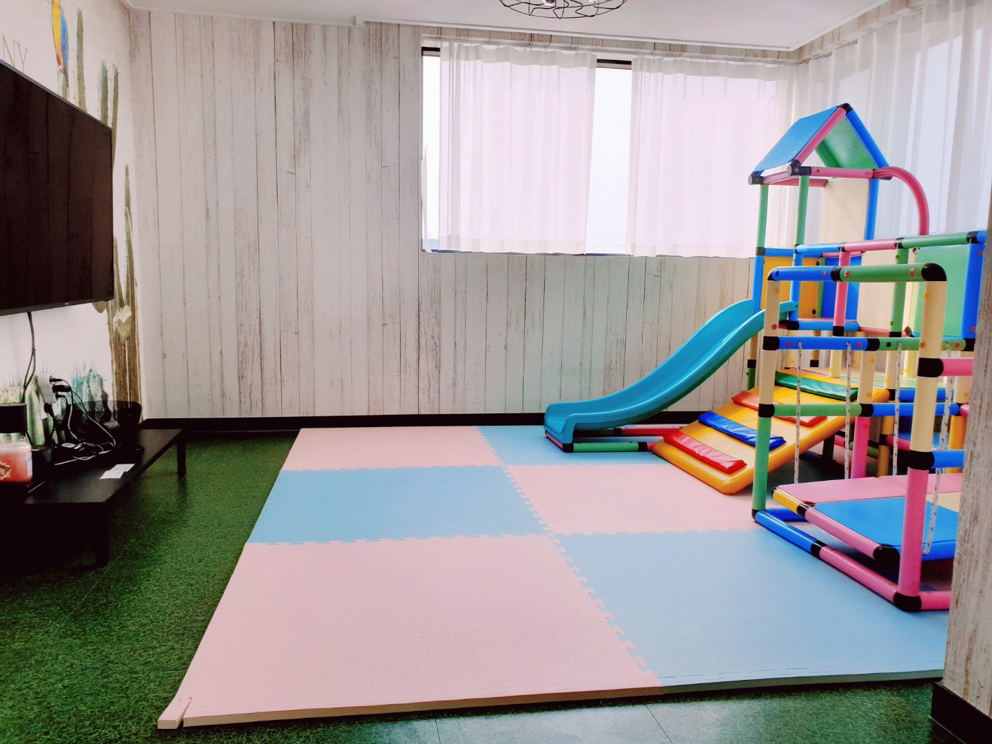 팬션 비쥬얼 썸네일 이미지