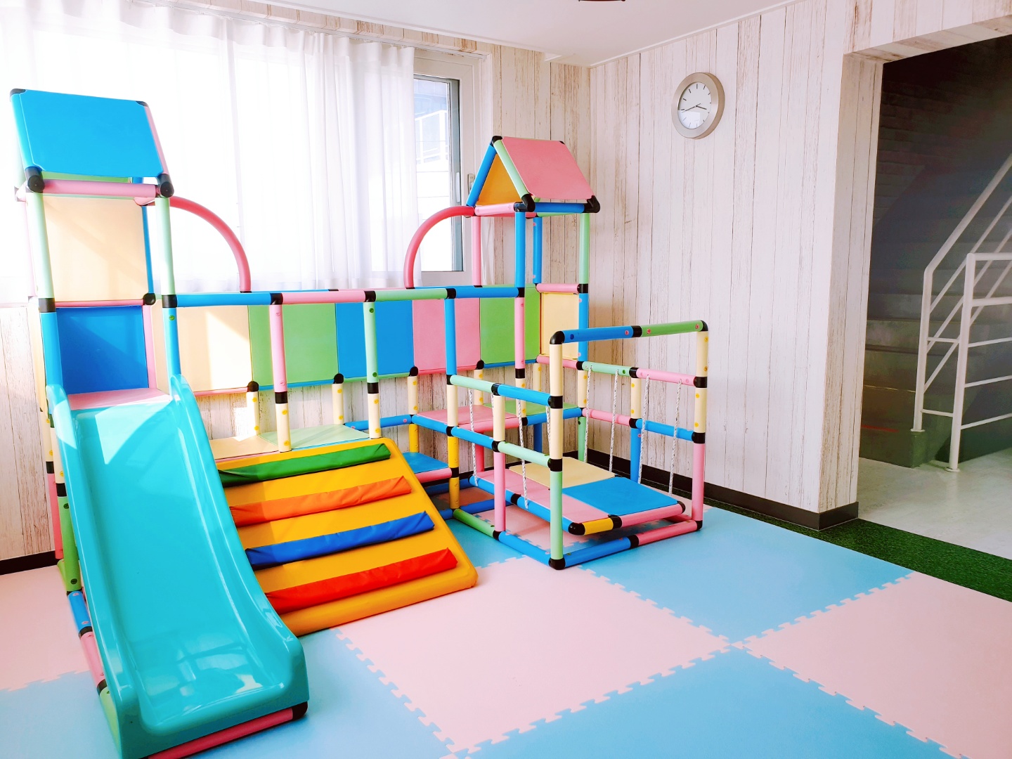 팬션 비쥬얼 썸네일 이미지