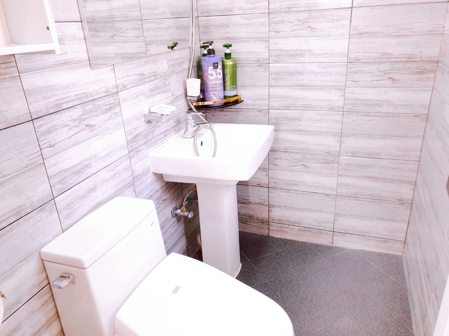 팬션 비쥬얼 썸네일 이미지